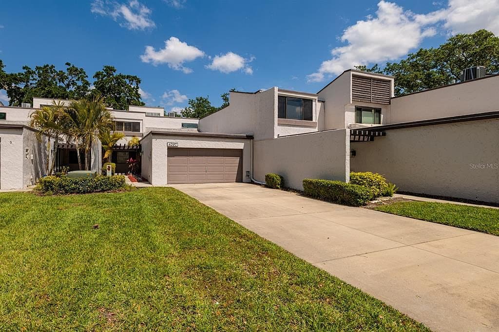 4207 Fairway Run, Tampa, FL 33618 photo 3