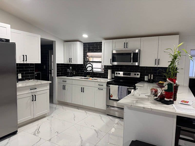 9135 Berkshire Ln, Tampa, FL 33635 photo 2