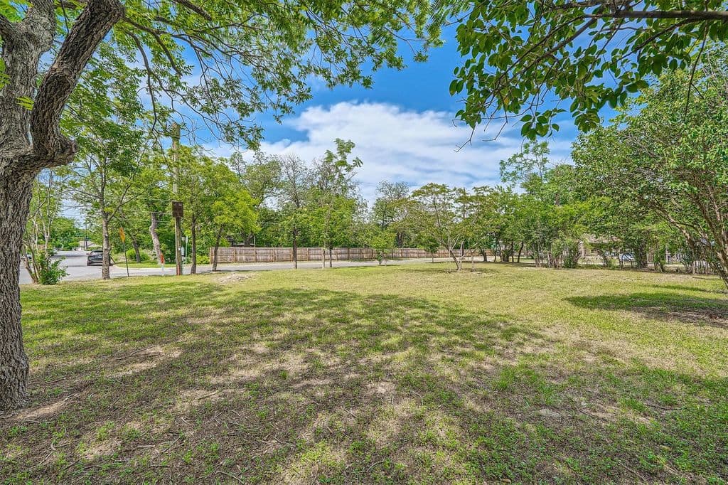 401 Oak Plz, Austin, TX 78753 primary photo