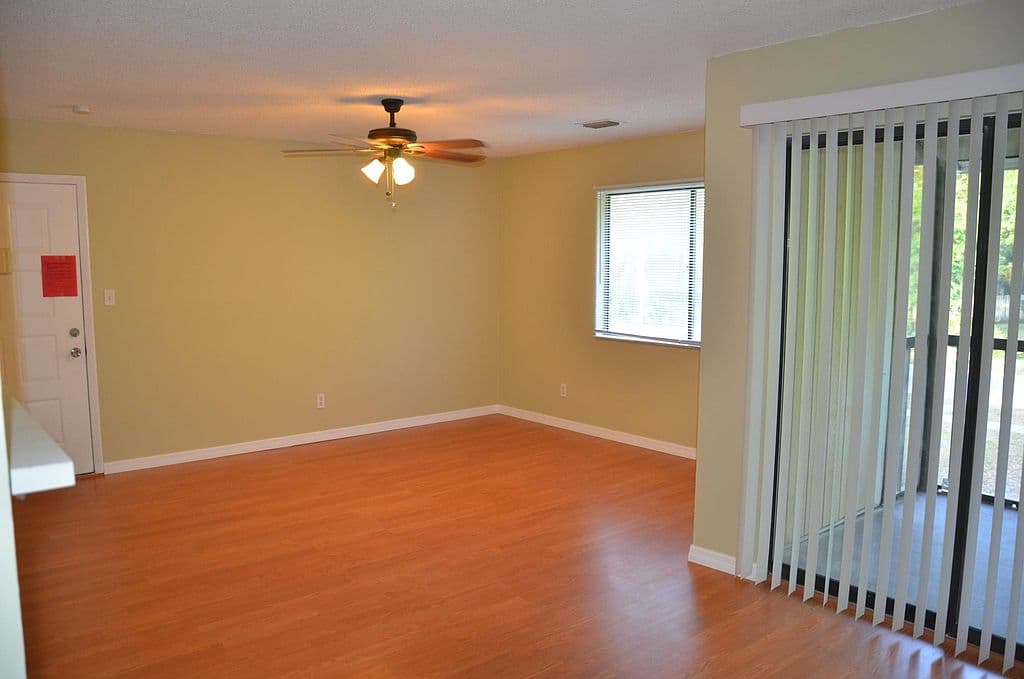 13389 Arbor Pointe Cir, Tampa, FL 33617 photo 3