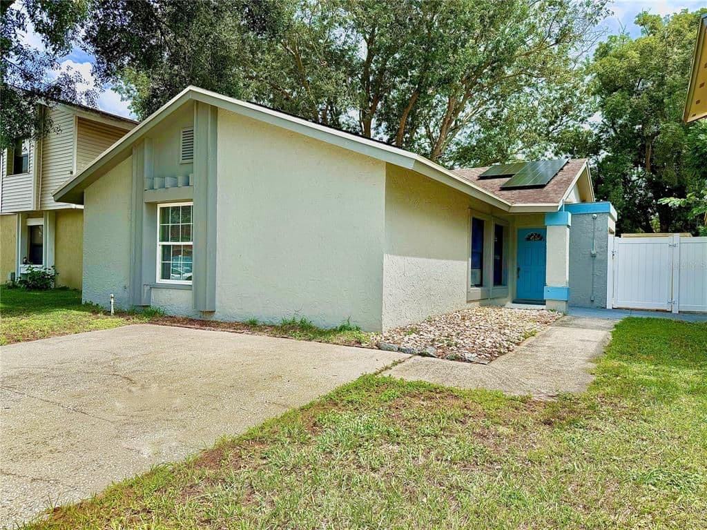 10309 Parkcrest Dr, Tampa, FL 33624 primary photo