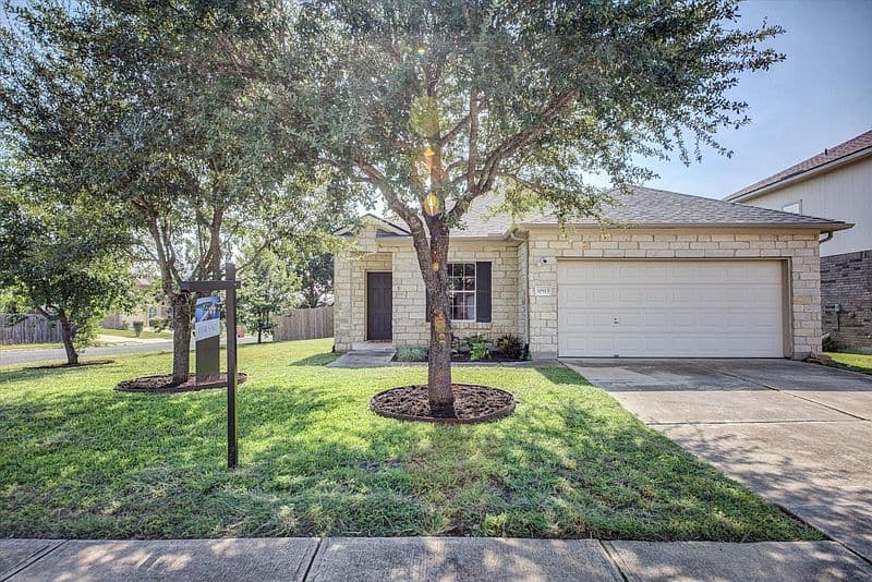 10913 Long Summer Dr, Austin, TX 78754 photo 2