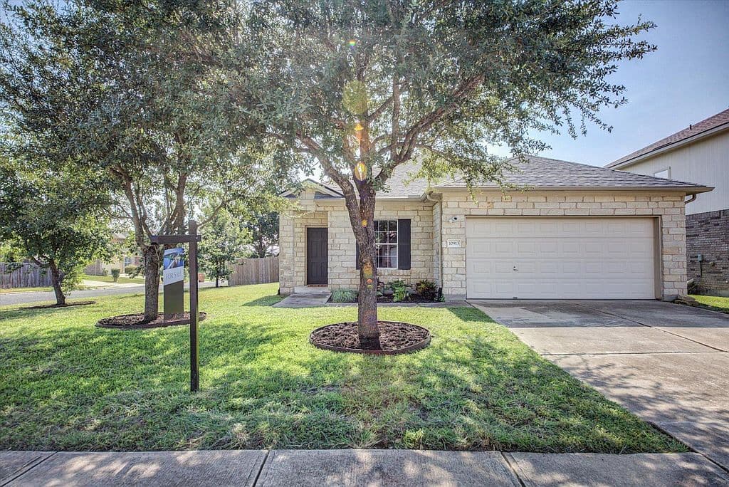 10913 Long Summer Dr, Austin, TX 78754 photo 3