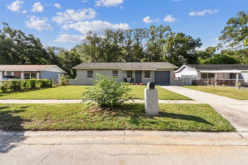 4419 Dolphin Dr, Tampa, FL 33617 photo 2