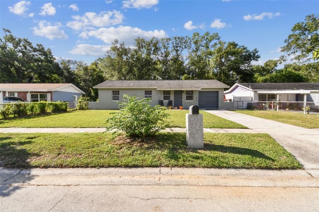 4419 Dolphin Dr, Tampa, FL 33617 primary photo
