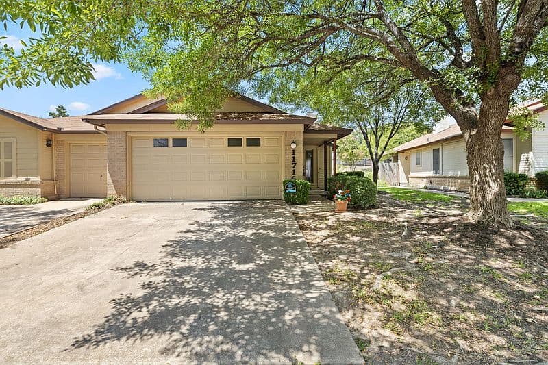 11716 Norwegian Wood Dr, Austin, TX 78758 photo 2