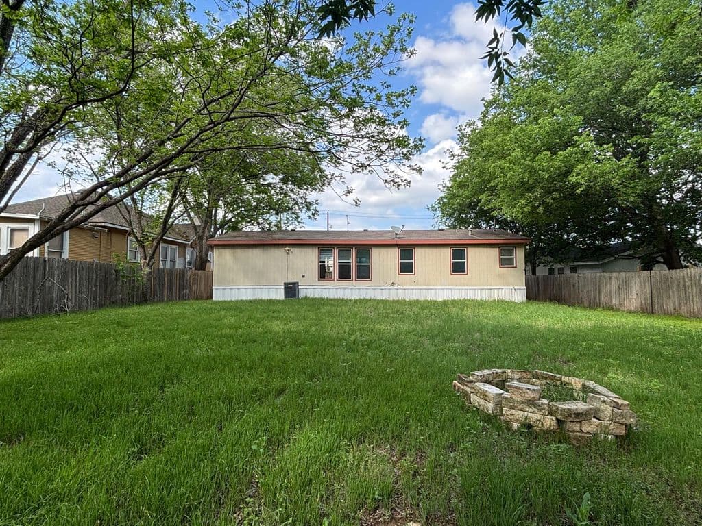 635 W Dittmar Rd, Austin, TX 78745 primary photo