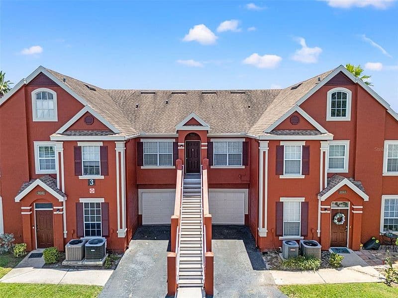 9042 Lake Chase Island Way, Tampa, FL 33626 photo 2