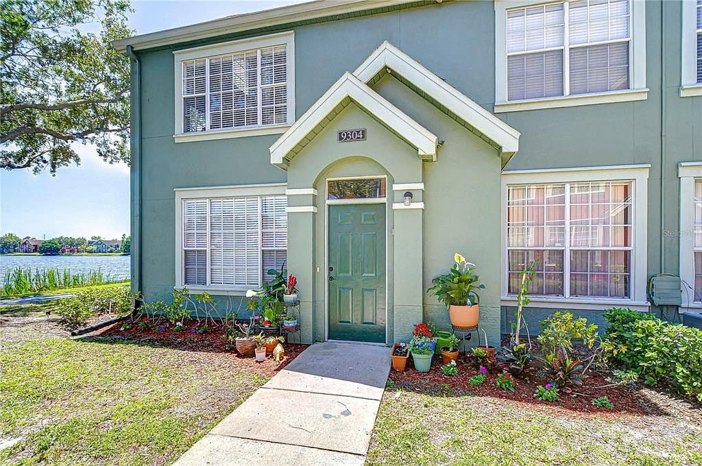 9304 Lake Chase Island Way, Tampa, FL 33626 photo 3