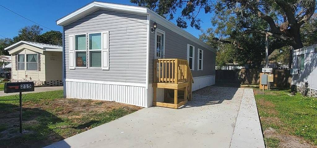 215 Palm Dr, Tampa, FL 33613 primary photo