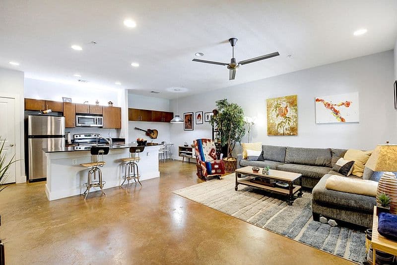 1807 Poquito St, Austin, TX 78702 photo 2