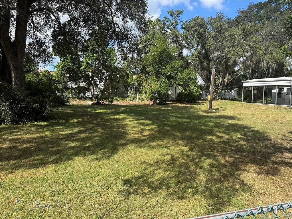 9614 N Hartts Dr, Tampa, FL 33617 photo 3