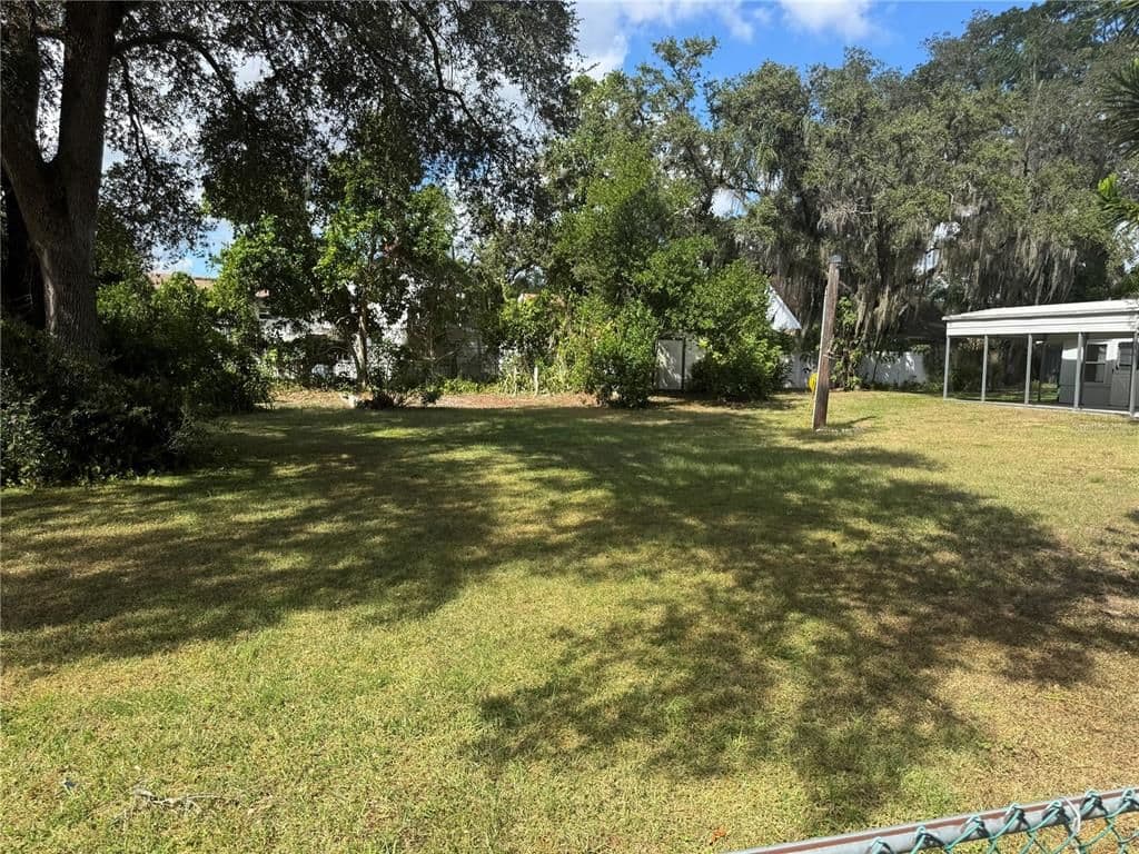 9614 N Hartts Dr, Tampa, FL 33617 primary photo