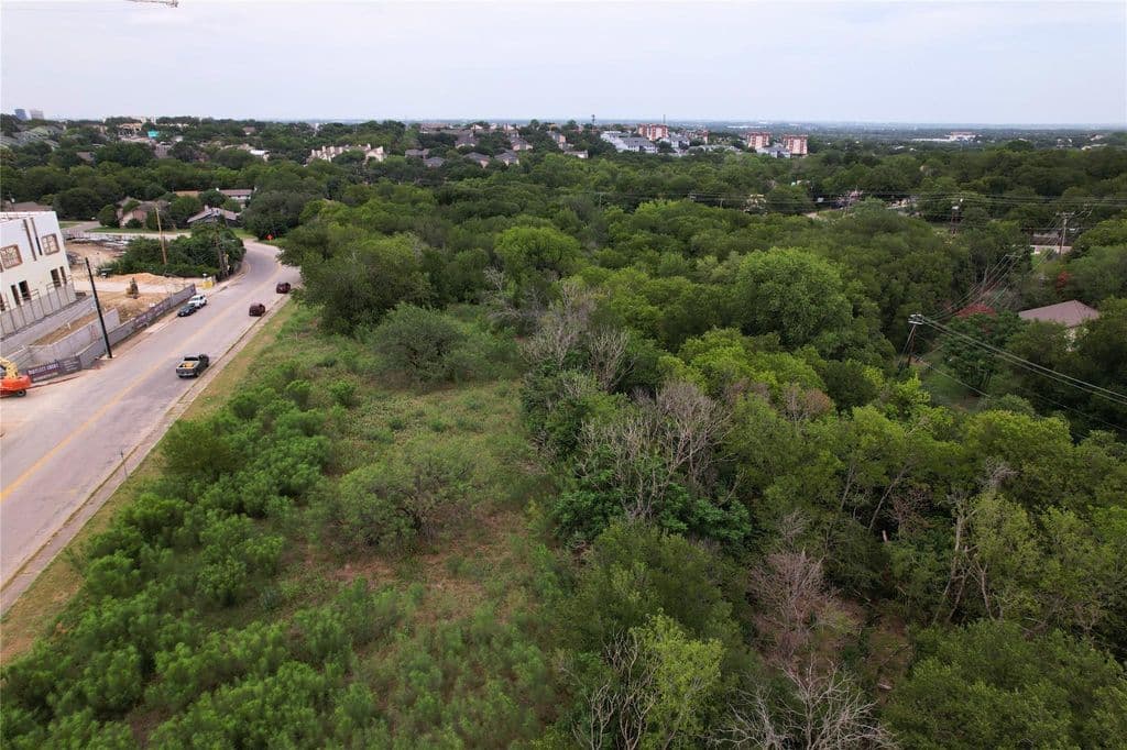 2829 Metcalfe Rd, Austin, TX 78741 primary photo