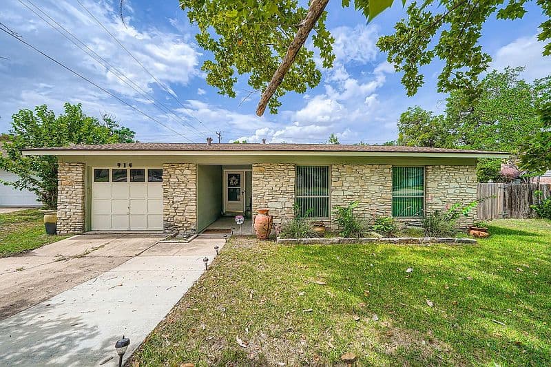 914 Hermitage Dr, Austin, TX 78753 photo 2