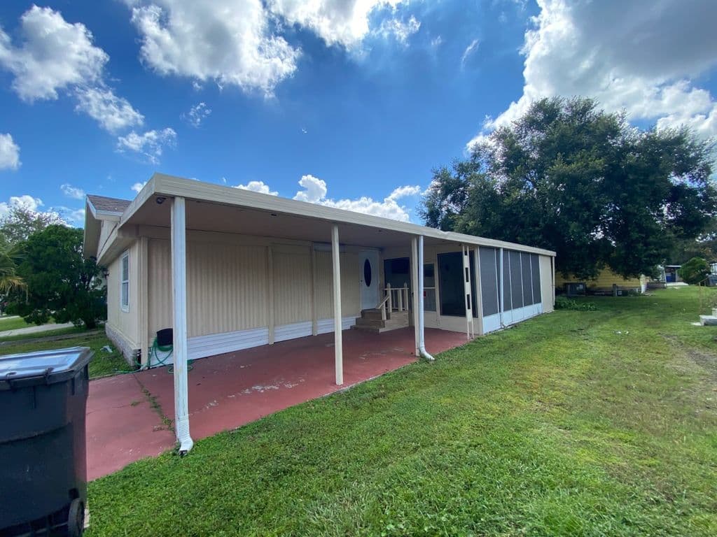 9028 Dale Dr, Tampa, FL 33615 primary photo