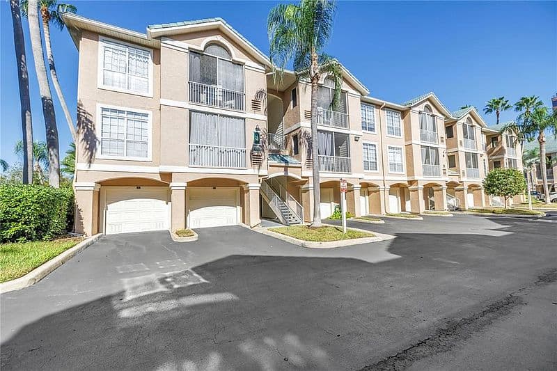 4206 Bay Club Cir, Tampa, FL 33607 photo 2