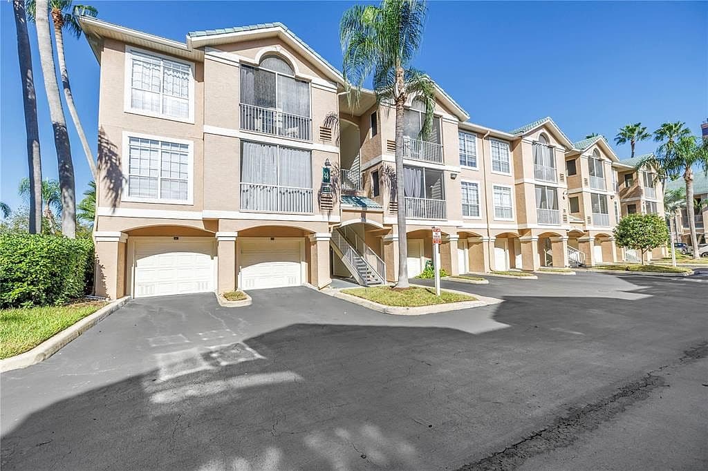 4206 Bay Club Cir, Tampa, FL 33607 photo 3