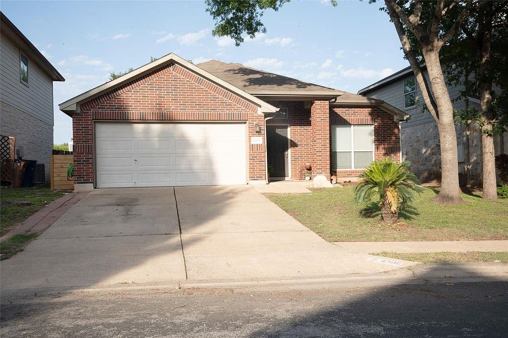 9305 Pioneer Forest Dr, Austin, TX 78744 photo 3