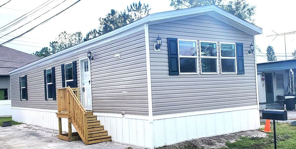 198 Sun Ter, Tampa, FL 33613 photo 3