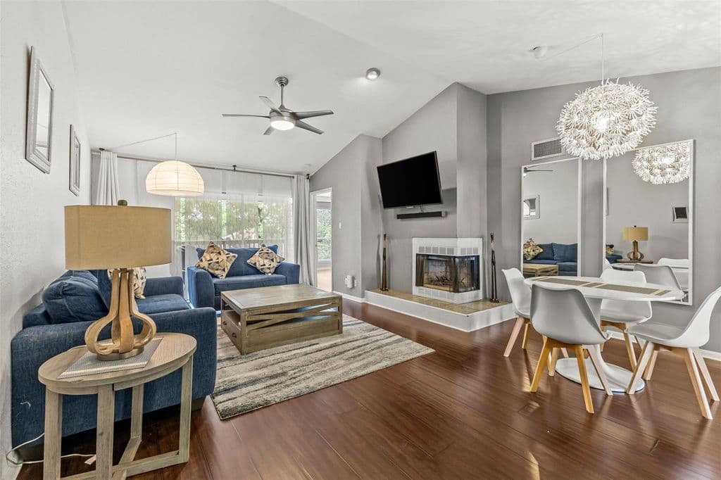 2450 Wickersham Ln, Austin, TX 78741 primary photo