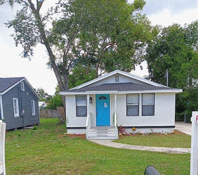8006 N Marks St, Tampa, FL 33604 photo 2