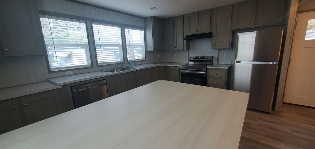 230 Sun Ter, Tampa, FL 33613 photo 3