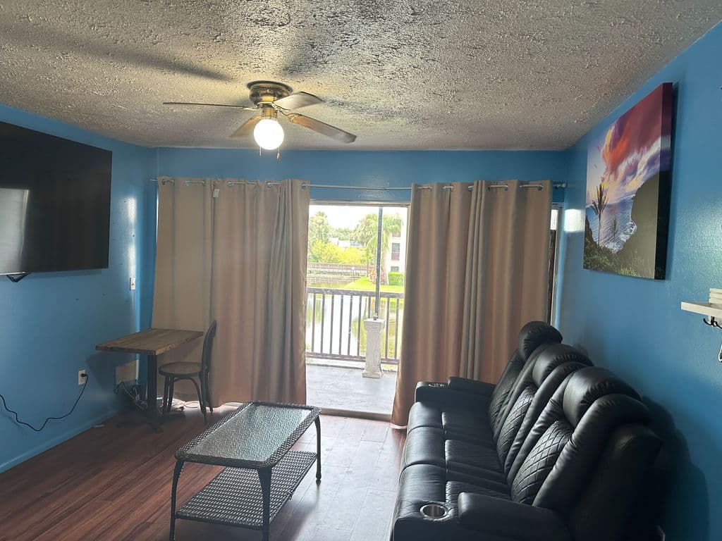 8602 Champlain Ct, Tampa, FL 33614 primary photo